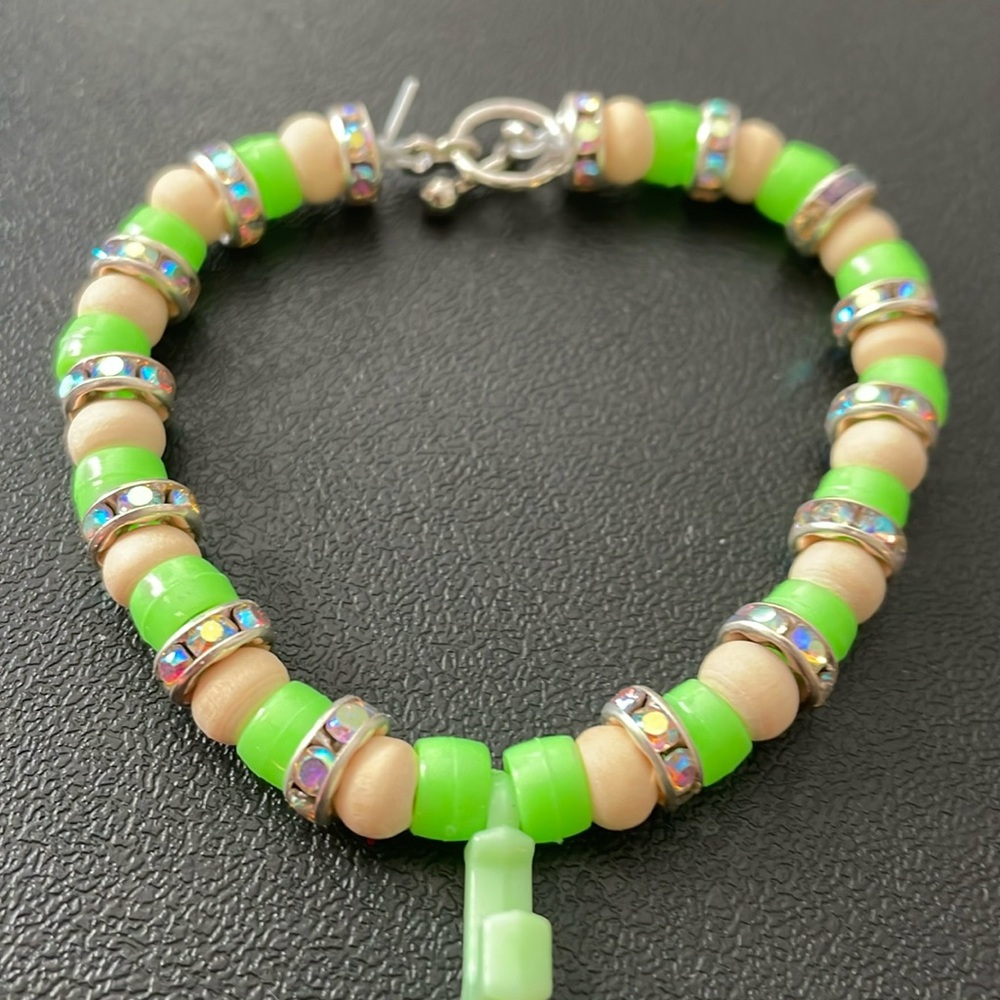 NIP green rhinestone Letter L bracelet